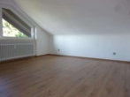 ***Jügesheim: Gemütliche DG-Wohnung mit Balkon*** - Schlafen